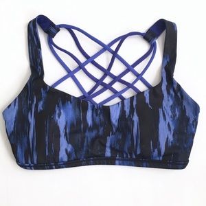 Lululemon Free to be Wild Blue and Black Size 6
